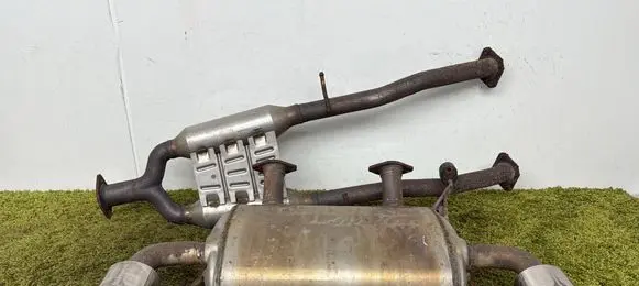 Nissan 370Z Rear muffler/silencer tail pipe 20100-1ck0a 20300-1ea0a