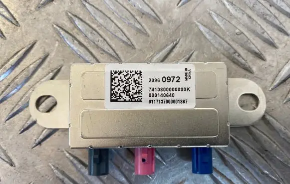 Opel Astra K Antenna control unit 20960972 000140640 7410300000000K
