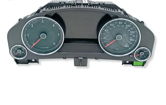 Volkswagen Touareg II Speedometer (instrument cluster) 7P6920982L 0263677138