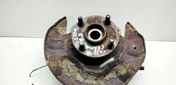 Toyota Corolla Verso E121 Front wheel hub