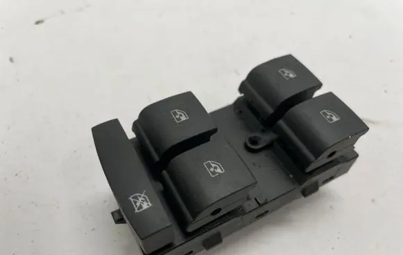 Opel Mokka X Electric window control switch 22915118
