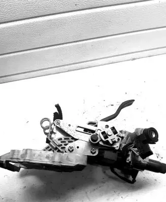 Steering wheel axle set