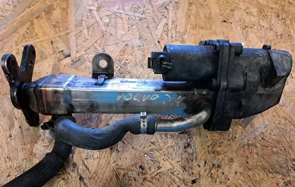 Volvo S60 EGR valve cooler 30637142 66822 0030