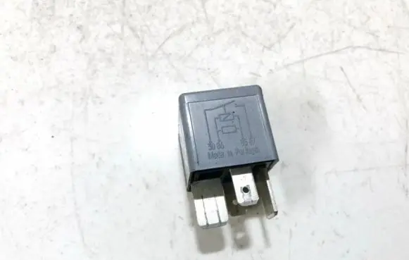 Audi A6 S6 C5 4B Other relay 8d0951253 v23134j52x300
