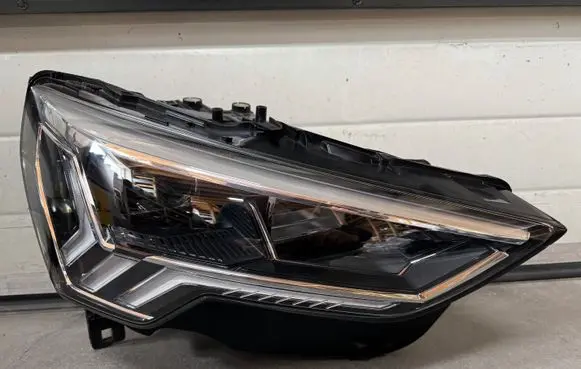 Audi Q3 F3 Headlight/headlamp 83A941034