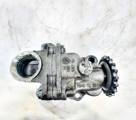 Volkswagen Polo IV 9N3 Oil pump 045115105C 045115121