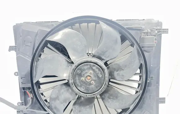 Mercedes-Benz C W204 Electric radiator cooling fan A2045000755