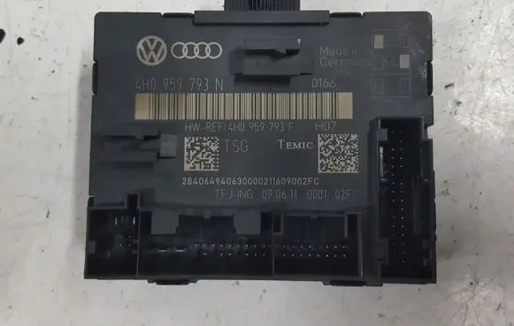 Volkswagen Touareg II Door control unit/module 4H0959793N