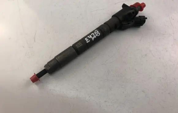 Volvo V60 Fuel injector 31303238