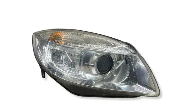 Skoda Fabia Mk2 (5J) Headlight/headlamp 5J2941018A 1LL24702508 RHD