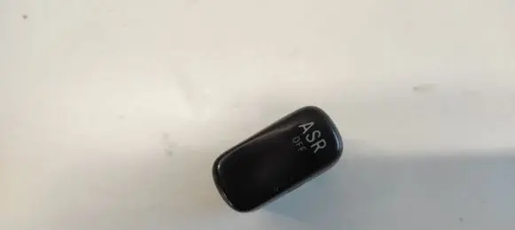 Traction control (ASR) switch