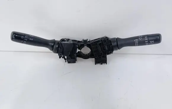 Toyota Prius c Wiper turn signal indicator stalk/switch 17F060 173832