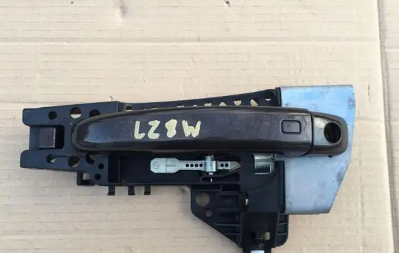 Audi A4 S4 B8 8K Loading door exterior handle/bracket 