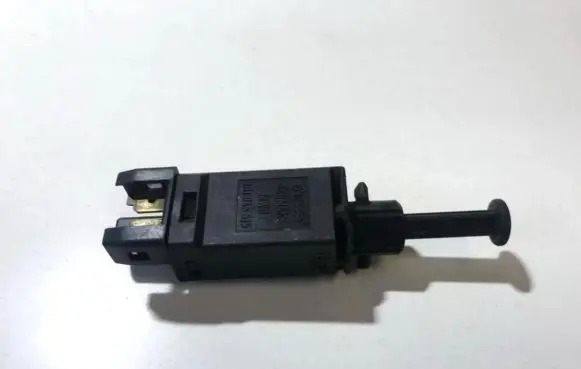Volkswagen PASSAT B3 Brake pedal sensor switch 191945515
