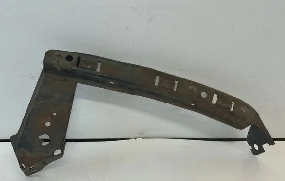 Honda CR-V Front bumper mounting bracket