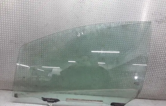Toyota Yaris Front door window glass four-door