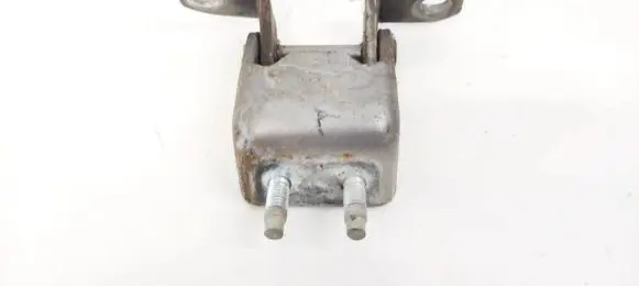 Suzuki SX4 Tailgate/trunk/boot hinge