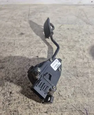 Nissan Primera Accelerator throttle pedal 18002AU410 6PV00862001