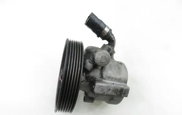 Citroen Xsara Picasso Power steering pump 26103773QP 9647790780
