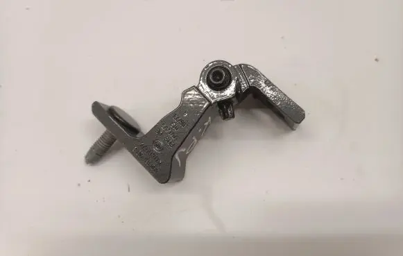 Volkswagen Touareg III Front door upper hinge