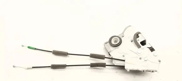 Toyota Yaris Cross Front door lock