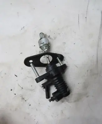 Toyota RAV 4 (XA30) Clutch slave cylinder KRIS235789