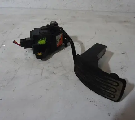 Renault Koleos I Accelerator throttle pedal 18002JY40A