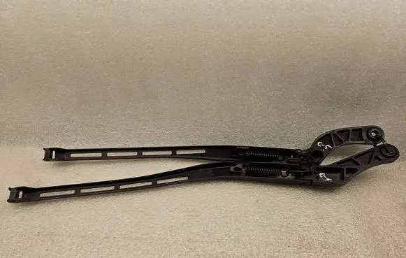 Audi A6 Allroad C5 Front wiper blade arm 4B1955407D 4B1955408D