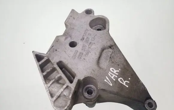 Volkswagen PASSAT B6 Engine mounting bracket 03G199207G