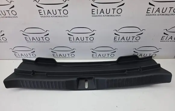 Toyota Yaris Cross Trunk/boot sill cover protection 583870D290
