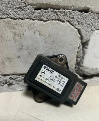 Mercedes-Benz E W211 ESP acceleration yaw rate sensor A0025426618