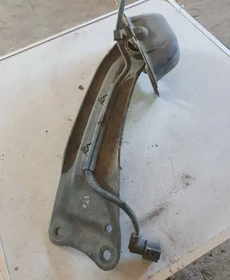 Volkswagen PASSAT B6 Rear control arm 3C0501476A