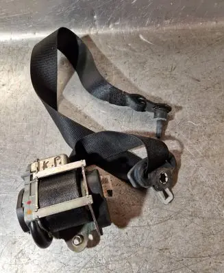 Mercedes-Benz B W245 Front seatbelt 607718000 006L000 51624