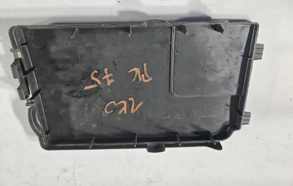 Audi A3 S3 8P Battery box tray cover/lid 1K0915443