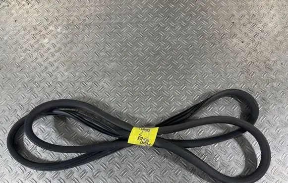 Opel Combo E Front door rubber seal 