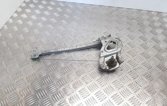 Rear door manual window regulator