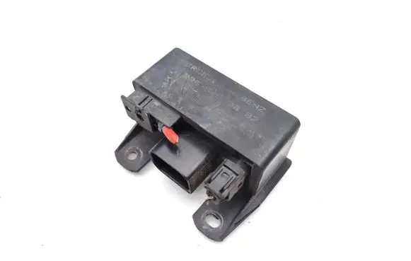 Mercedes-Benz E W211 Glow plug pre-heat relay 0255452832