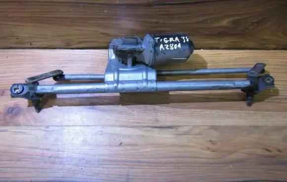 Opel Tigra A Front wiper linkage and motor