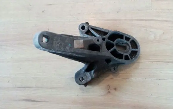 Mini One - Cooper Coupe R56 Engine mounting bracket 67871110