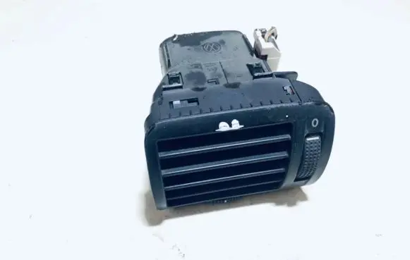 Volkswagen PASSAT B5 Dash center air vent grill 3B0819703 1841907001