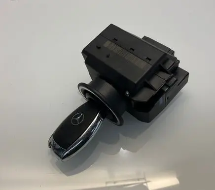 Mercedes-Benz E W211 Ignition lock 2115452308 33002213 2014504821606126