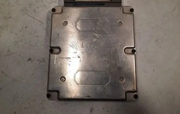 Mazda 626 Engine control unit/module F7FF12A650FD FSJ318881D TPM3