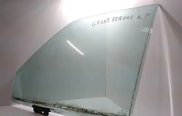 Jeep Grand Cherokee (WJ) Front door window glass four-door