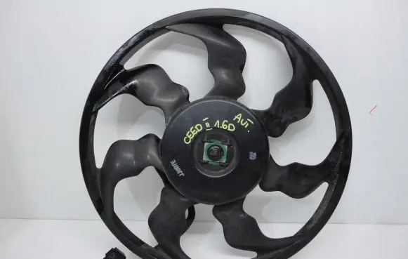 KIA Ceed Electric radiator cooling fan 3137230087