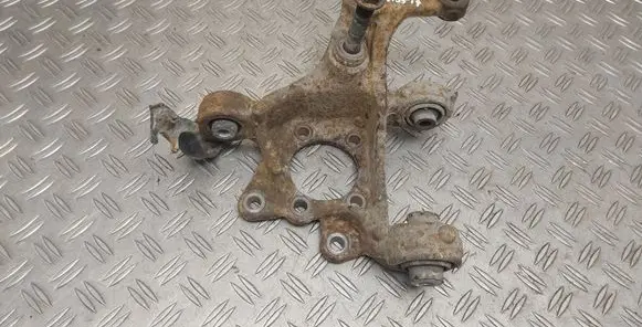 Rear wheel hub