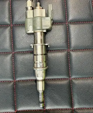 BMW 3 E90 E91 Fuel injector 7589048 758904807 PA66GF3596