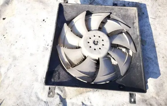 Suzuki SX4 Radiator cooling fan shroud 9536079j01 95360-79j01