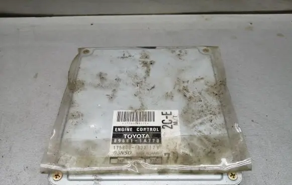 Toyota Corolla E120 E130 Engine control unit/module 896611A770 1758001822