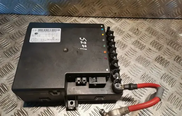 Mercedes-Benz S W221 Fuse box set 2215408745 A2215408745