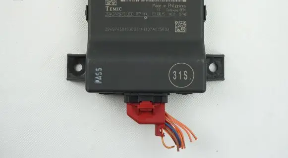 Audi A5 8T 8F Gateway control module 8R0907468S 8R0907468B